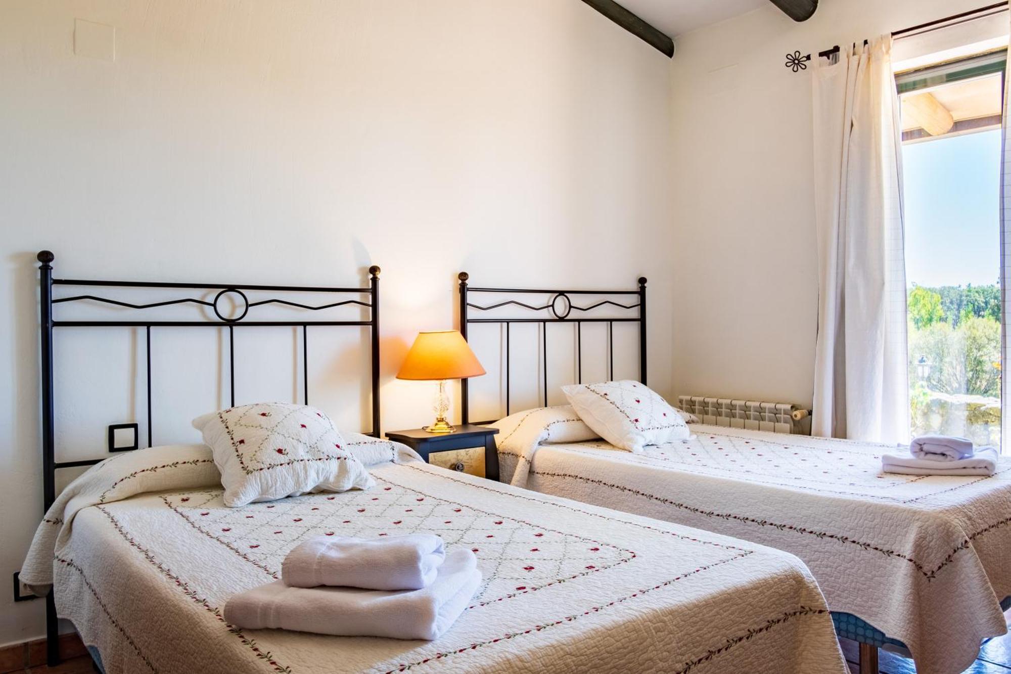 Amaltea Guest House Candeleda Ngoại thất bức ảnh